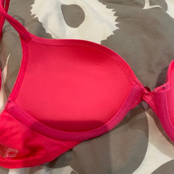 Victoria’s Secret Very Sexy Push-Up Bra- 32C - Picture 4 of 4
